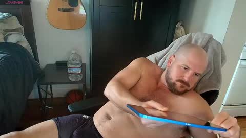 Snapshot of chance69cruise chatting on 04-08-26, 04:40 Chance Cruise online show from 04-08-26, 04:40