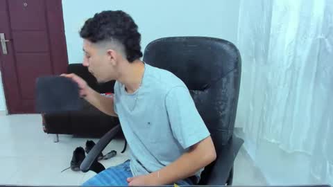 Snapshot of chandler_kenji chatting on 10-02-25, 02:29 Kenji online show from 10-02-25, 02:29