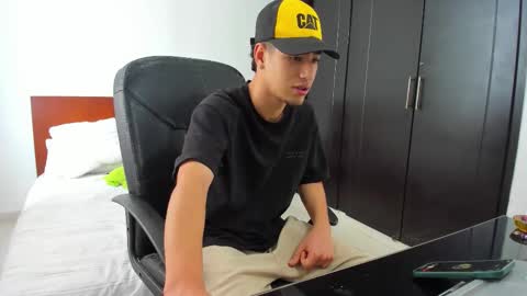 Snapshot of chandler_kenji chatting on 10-25-25, 04:57 Kenji online show from 10-25-25, 04:57