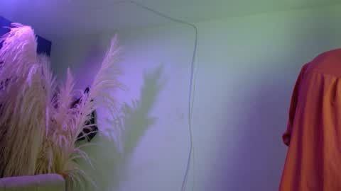 chanel_bitch783354 online show from 03-19-26, 12:03