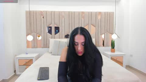 CHANEL online show from 05-12-26, 04:53