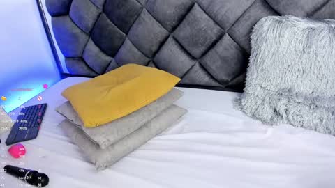 Snapshot of chanell_lovers chatting on 01-28-25, 05:54 CHANELL online show from 01-28-25, 05:54