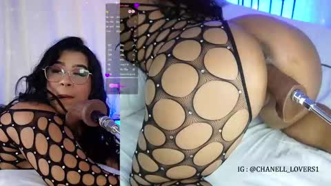 Snapshot of chanell_lovers chatting on 09-18-25, 02:02 CHANELL online show from 09-18-25, 02:02