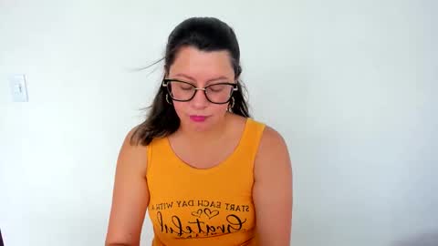 Snapshot of chanell_taylor_ chatting on 03-18-26, 04:21 chanell online show from 03-18-26, 04:21