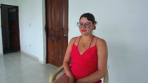 Snapshot of chanell_taylor_ chatting on 04-05-26, 01:19 chanell online show from 04-05-26, 01:19