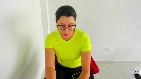 Snapshot of chanell_taylor_ chatting on 04-13-26, 11:37 chanell online show from 04-13-26, 11:37