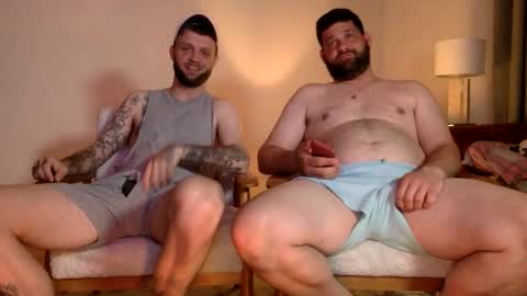 Snapshot of change340 chatting on 05-01-26, 01:21 TATS AND TANNED online show from 05-01-26, 01:21