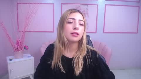 Snapshot of channel_blonde_a chatting on 12-01-24, 04:51 channel_blonde_a online show from 12-01-24, 04:51