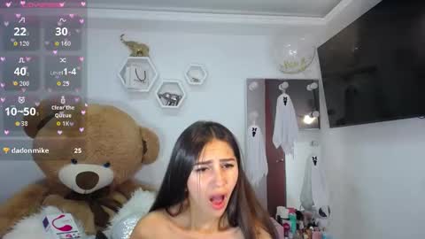 Isabella online show from 10-31-25, 02:51