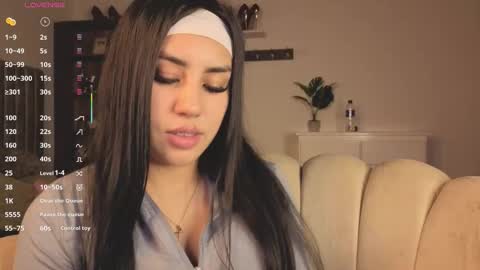 Snapshot of chantall_valkoba chatting on 09-26-25, 03:21 Chantall online show from 09-26-25, 03:21