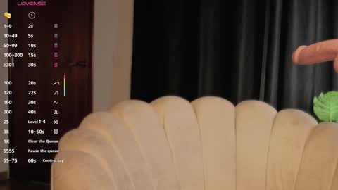 Snapshot of chantall_valkoba chatting on 10-08-25, 04:54 Chantall online show from 10-08-25, 04:54