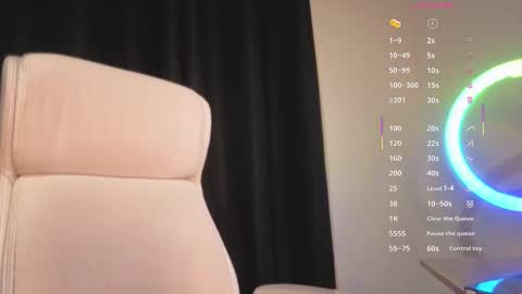 Snapshot of chantall_valkoba chatting on 10-27-25, 04:38 Chantall online show from 10-27-25, 04:38