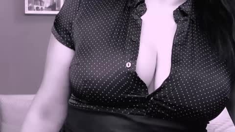 The Queen online show from 02-16-25, 02:21