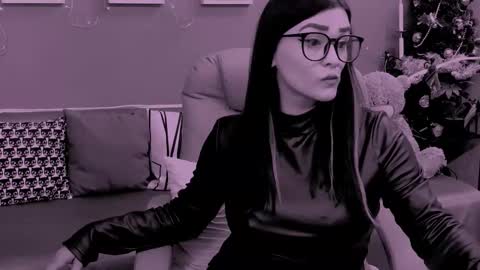 The Queen online show from 01-10-26, 03:47