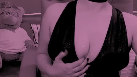 Snapshot of chantallovely chatting on 03-31-26, 11:27 The Queen online show from 03-31-26, 11:27