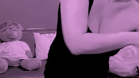 Snapshot of chantallovely chatting on 04-01-26, 01:52 The Queen online show from 04-01-26, 01:52