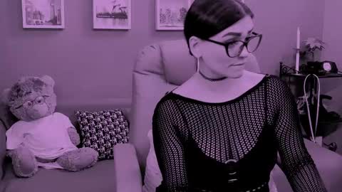 Snapshot of chantallovely chatting on 04-17-26, 12:08 The Queen online show from 04-17-26, 12:08