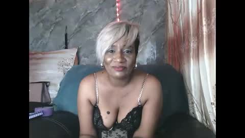 Zaria Vixen online show from 11-03-25, 12:28