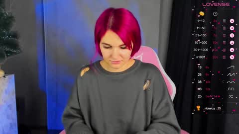 Suzanna Snow online show from 12-06-24, 04:14