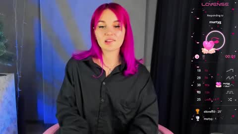 Suzanna Snow online show from 12-22-24, 04:06