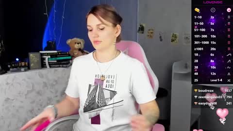 Suzanna Snow online show from 03-11-25, 06:32