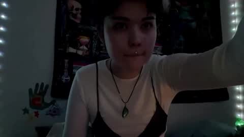 Snapshot of chaos_at_midnight chatting on 02-15-26, 02:14 Alice online show from 02-15-26, 02:14