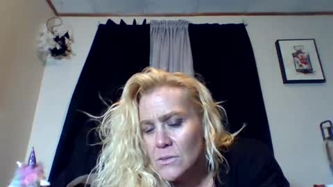 Snapshot of chaosangel33 chatting on 10-10-25, 11:09 Ms. Behaving online show from 10-10-25, 11:09