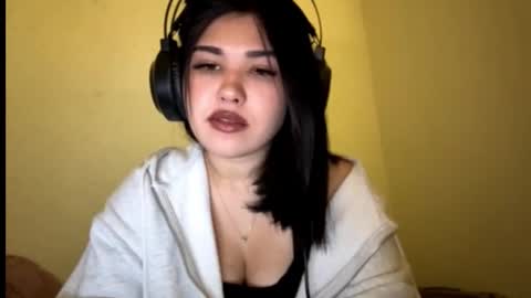 Lola online show from 12-16-25, 01:38