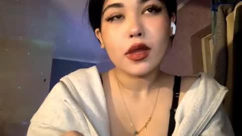 Lola online show from 01-17-26, 04:22