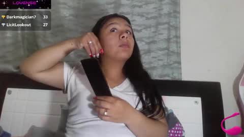 Snapshot of charis_21 chatting on 12-05-24, 02:31 charis 2 online show from 12-05-24, 02:31