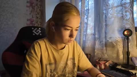 Snapshot of charleneschonert chatting on 10-31-25, 07:31 Nancy online show from 10-31-25, 07:31