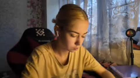 Snapshot of charleneschonert chatting on 11-01-25, 08:38 Nancy online show from 11-01-25, 08:38