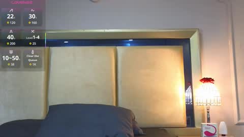 Snapshot of charlesbrown_ chatting on 10-15-25, 11:32 charlesbrown_ online show from 10-15-25, 11:32