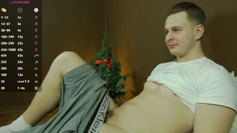 Snapshot of charlie_smiley chatting on 01-03-25, 02:32 Charlie Smiley online show from 01-03-25, 02:32