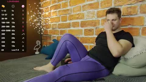 Charlie Smiley online show from 12-16-25, 04:39