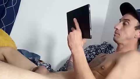 Snapshot of charliee636023 chatting on 11-10-25, 11:42 charliee636023 online show from 11-10-25, 11:42