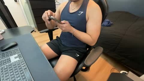 charliekkw online show from 05-10-26, 04:23