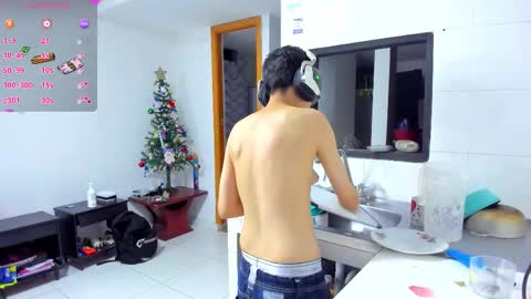 Snapshot of charlietaylorr__ chatting on 01-14-26, 01:33 Charlie online show from 01-14-26, 01:33