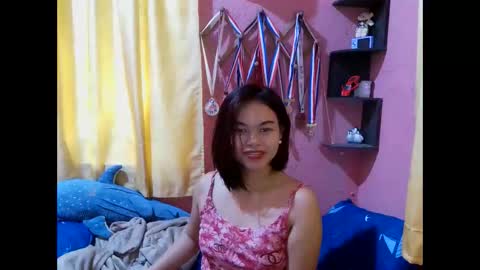Snapshot of charlincadorna125 chatting on 04-11-26, 07:13 Sweetieeche online show from 04-11-26, 07:13
