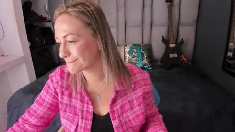 Charlot milf online show from 12-02-25, 12:21