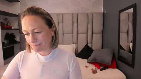 Charlot milf online show from 04-30-26, 05:41