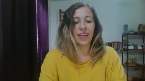 Snapshot of charlot_ponze chatting on 10-10-25, 06:29 charlott online show from 10-10-25, 06:29