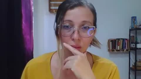 Snapshot of charlot_ponze chatting on 10-21-25, 07:14 charlott online show from 10-21-25, 07:14