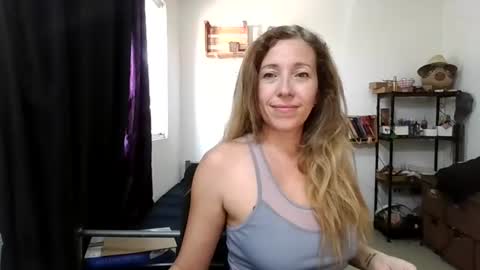 Snapshot of charlot_ponze chatting on 07-23-26, 05:44 charlott online show from 07-23-26, 05:44