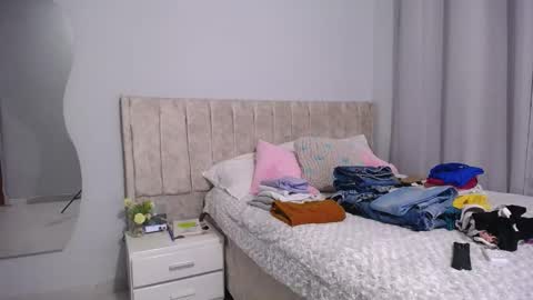 Charlote Walker online show from 12-20-25, 11:56