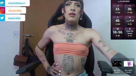 Snapshot of charlotbelucci_ chatting on 10-19-25, 06:08 Ale punky online show from 10-19-25, 06:08