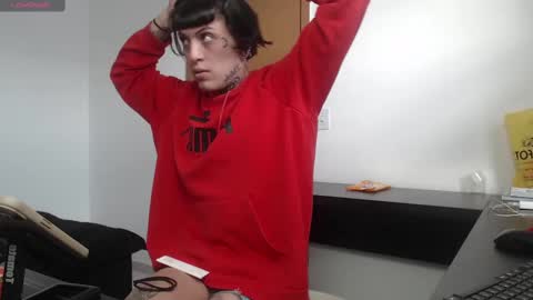 Snapshot of charlotbelucci_ chatting on 10-27-25, 09:35 Ale punky online show from 10-27-25, 09:35