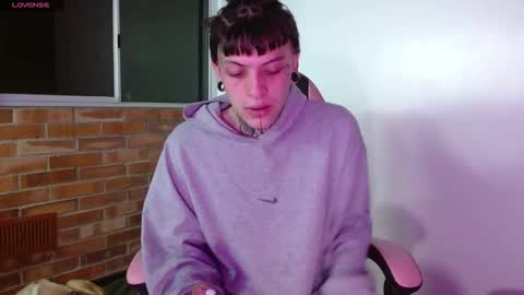 Snapshot of charlotbelucci_ chatting on 11-13-25, 09:19 Ale punky online show from 11-13-25, 09:19