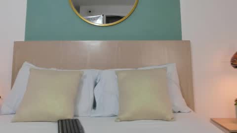 C H A R L O T E online show from 03-26-26, 03:01