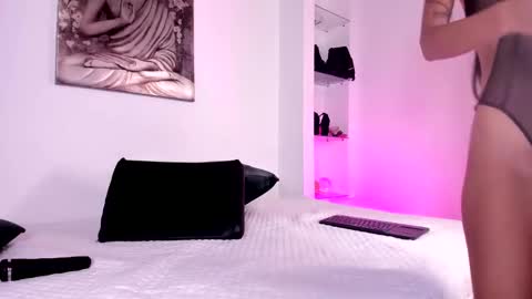 Charlote online show from 02-11-25, 07:38